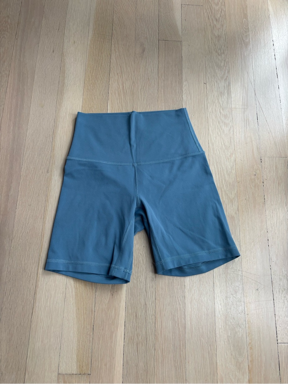 Lululemon Blue Women’s Bike Shorts size 2